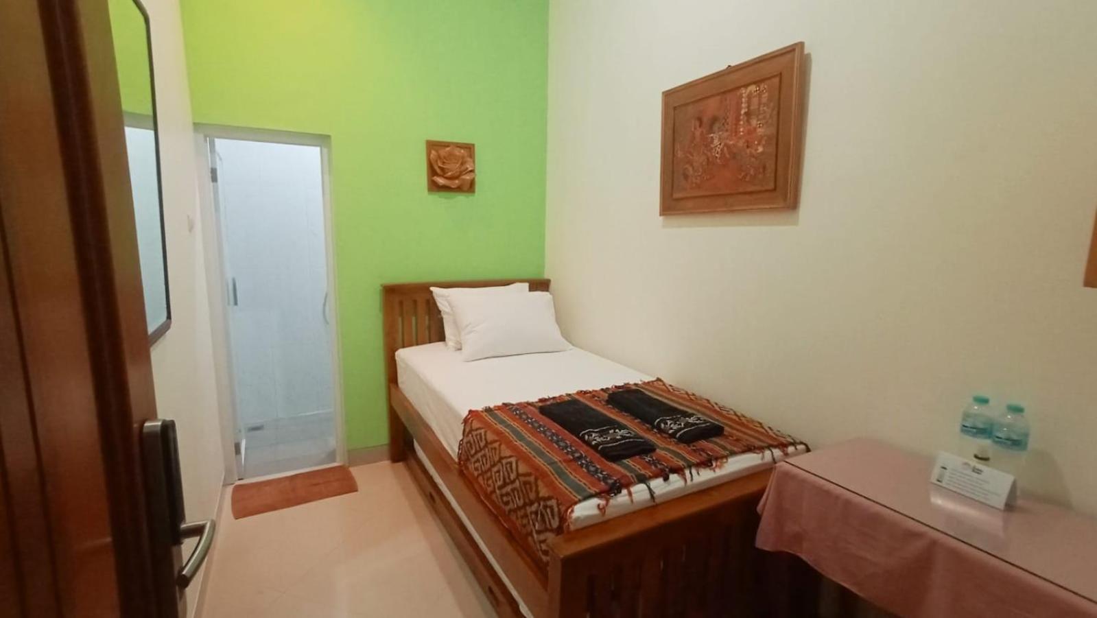 The Cabin Hotel Ambasador Yogyakarta Exterior foto
